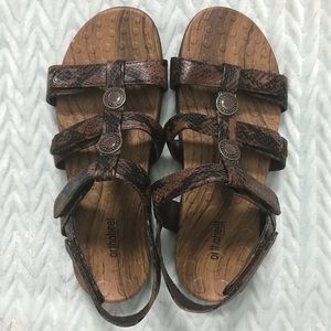 Orthaheel Yasmin II sandal like new!